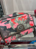 Sac bandoulière monogrammé camouflage rose