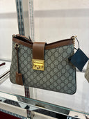 Sac porté épaule GG Supreme à fermoir cadenas camel