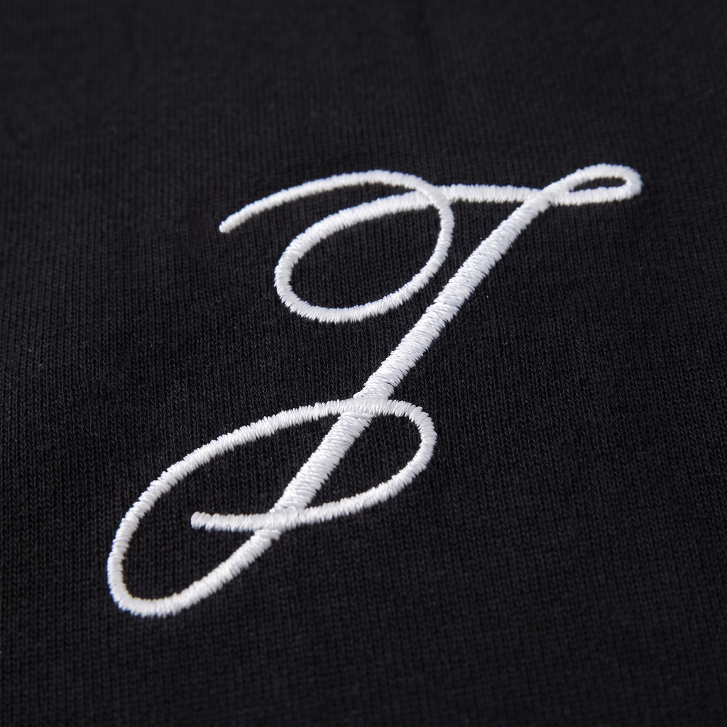 Le t-shirt Logo Jacquemus Black – détail du logo