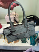 Sac bowling en cuir froissé vert sauge