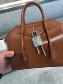 Petit sac à main structuré en cuir marron