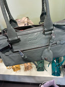 Sac bowling en cuir froissé vert sauge