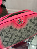 Sac bandoulière monogrammé dégradé rose fluo