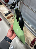 Escarpins slingback vernis vert pistache à bout pointu