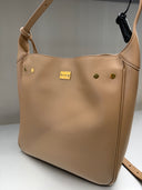 Sac hobo en cuir lisse beige latte avec bandoulière ajustable