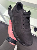 Sneakers en nubuck noir à semelle crantée