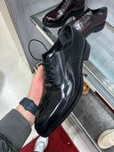 Richelieus en cuir noir à détails métalliques