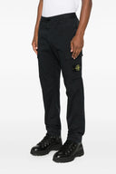Logo sur pantalon cargo