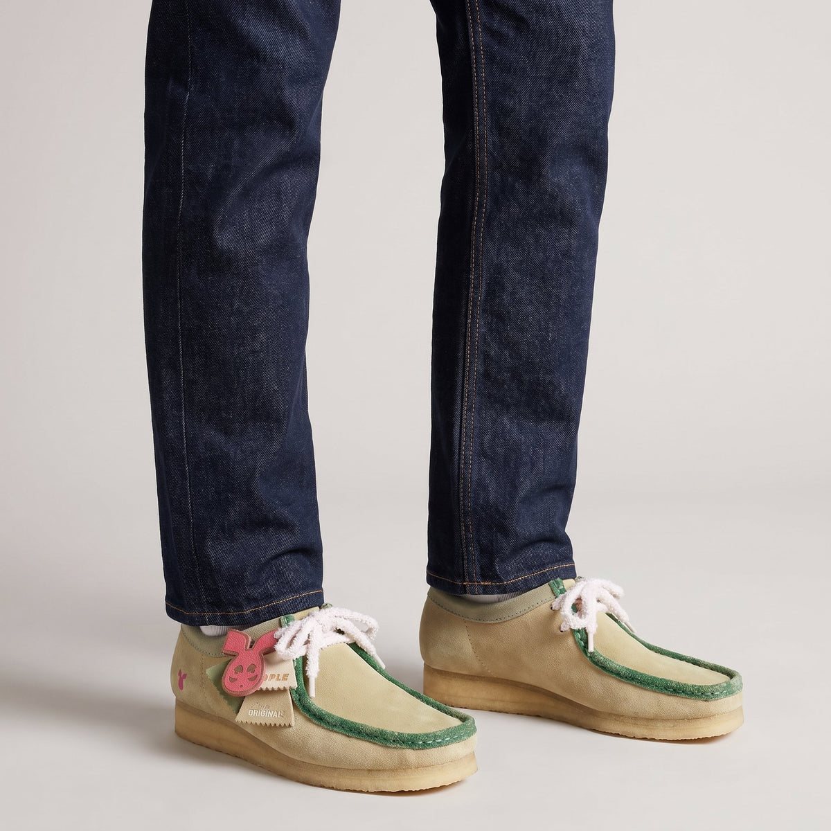 Clarks Wallabee SampleApp Staniflou Obi – porté – trois-quarts