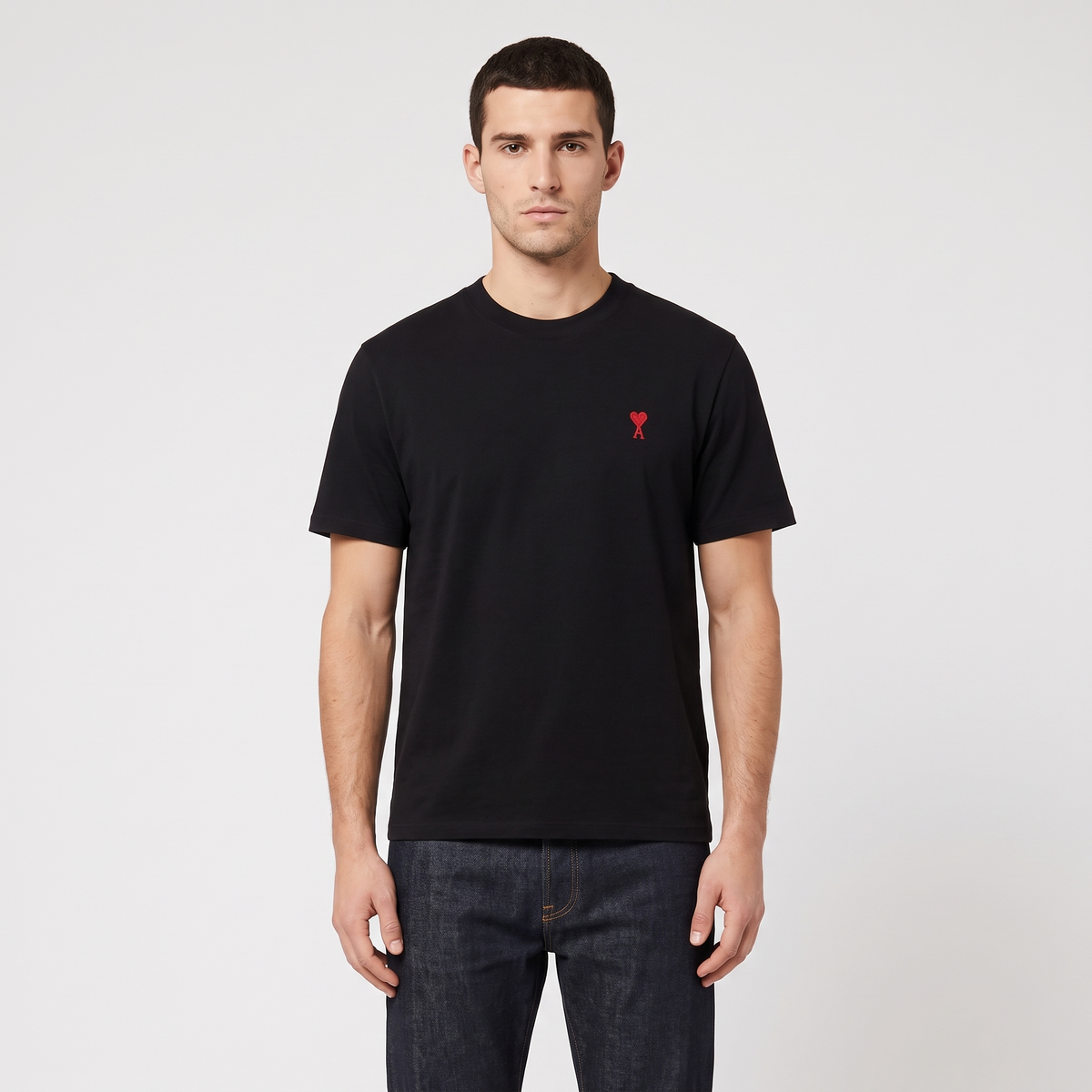 T-shirt Noir Ami de Coeur Rouge en Coton – porté – face