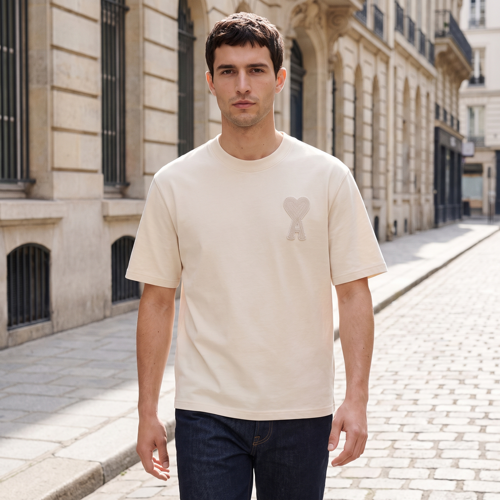 T-Shirt Beige Patch Ami de Coeur Beige En Coton – porté – ambiance