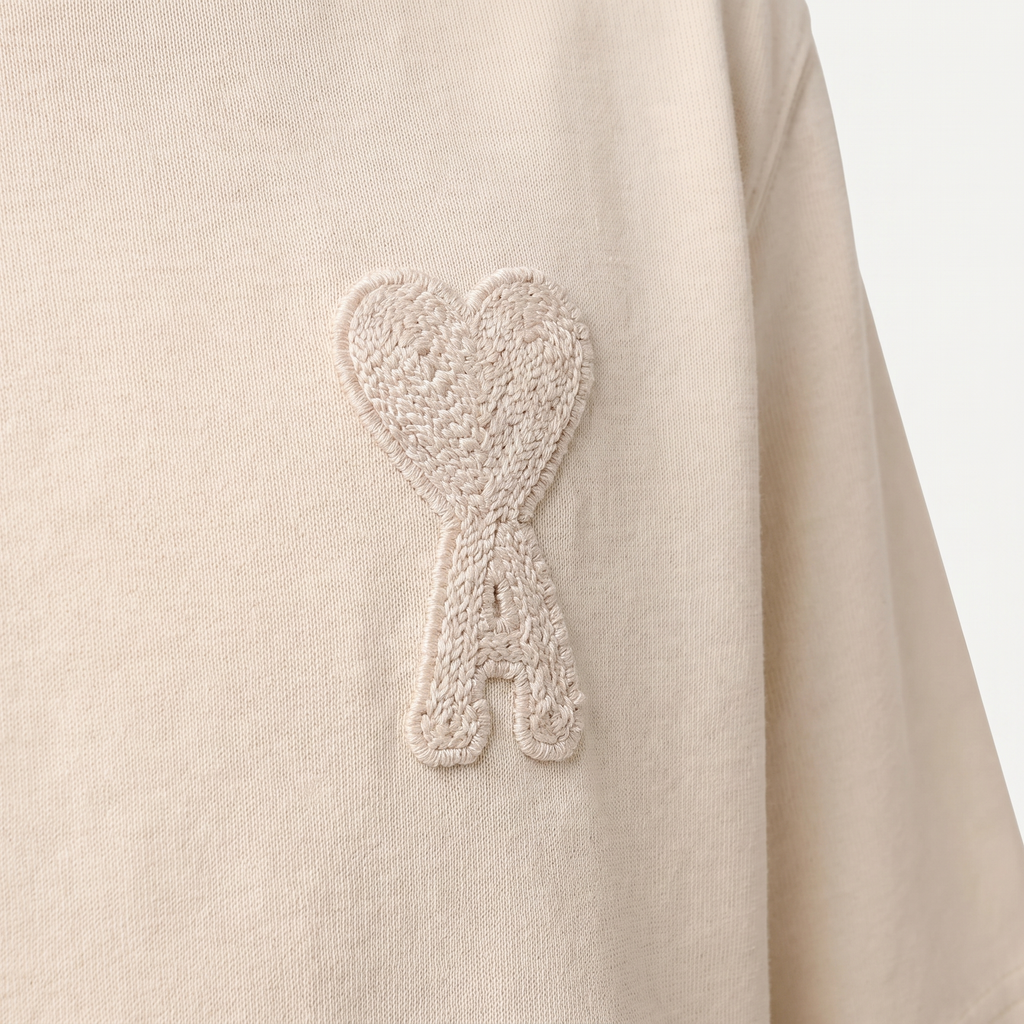 T-Shirt Beige Patch Ami de Coeur Beige En Coton – détail du logo