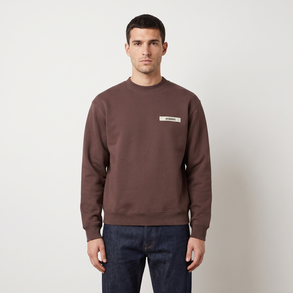 Le Sweatshirt Gros Grain Jacquemus Dark Brown – porté – face