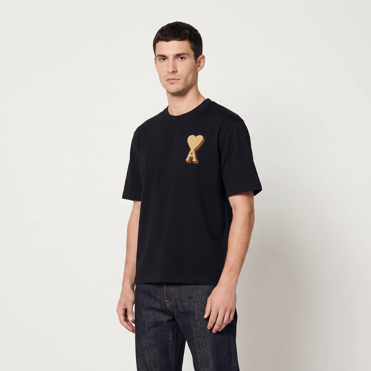 T-shirt Noir Ami De Coeur 3D en Coton – porté – trois-quarts