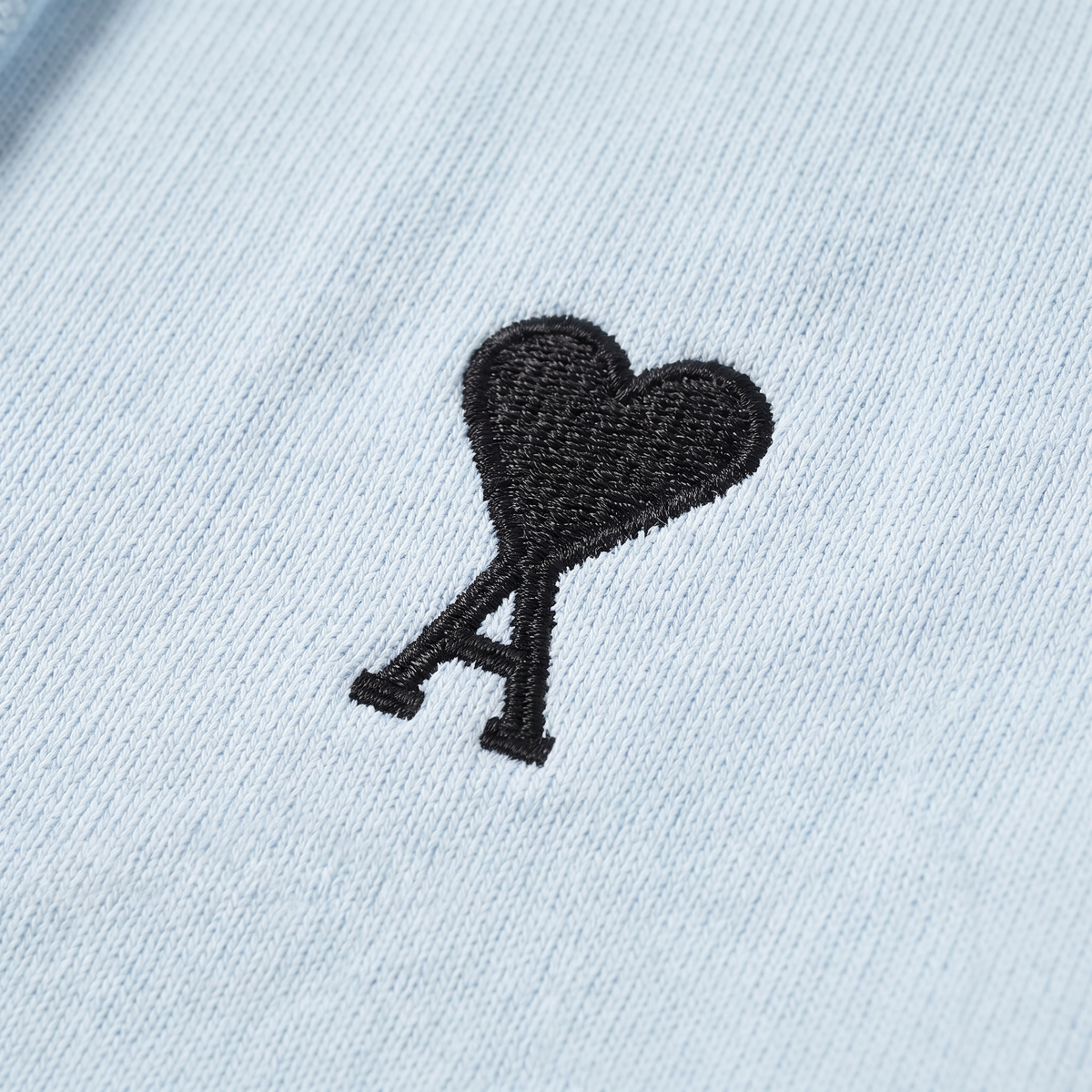Hoodie Bleu Ciel Ami De Coeur Noir en Coton – détail du logo
