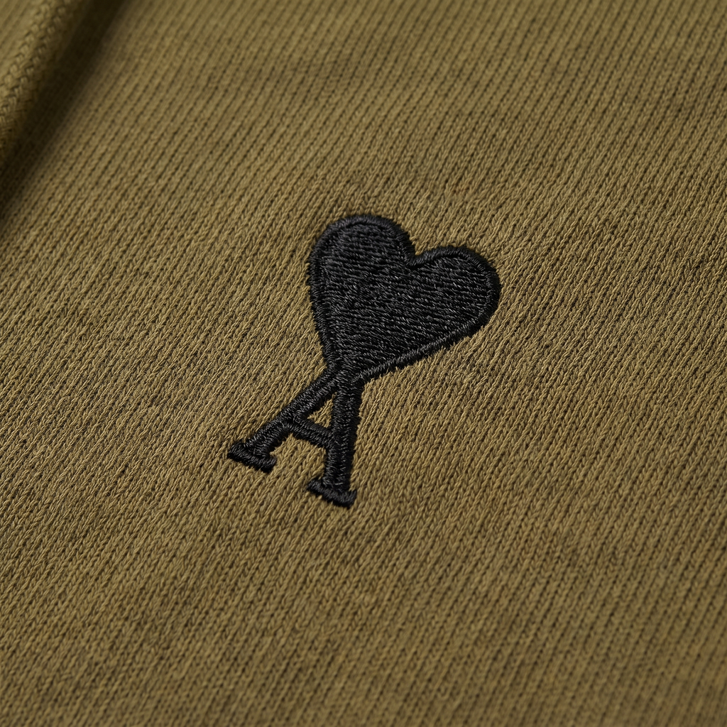 Hoodie Vert Ami De Coeur Noir en Coton – détail du logo