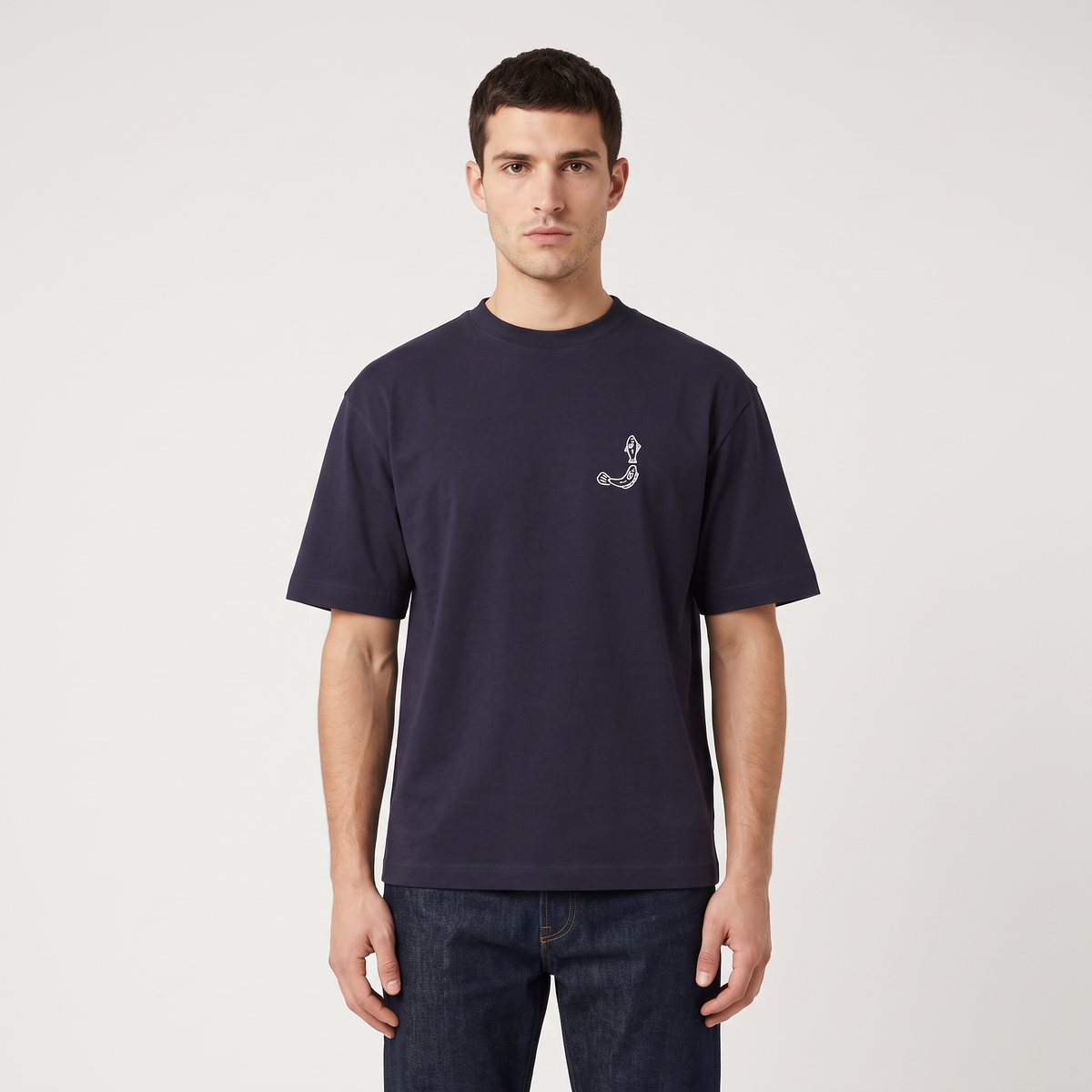 Le t-shirt Merù Jacquemus Navy – porté – face