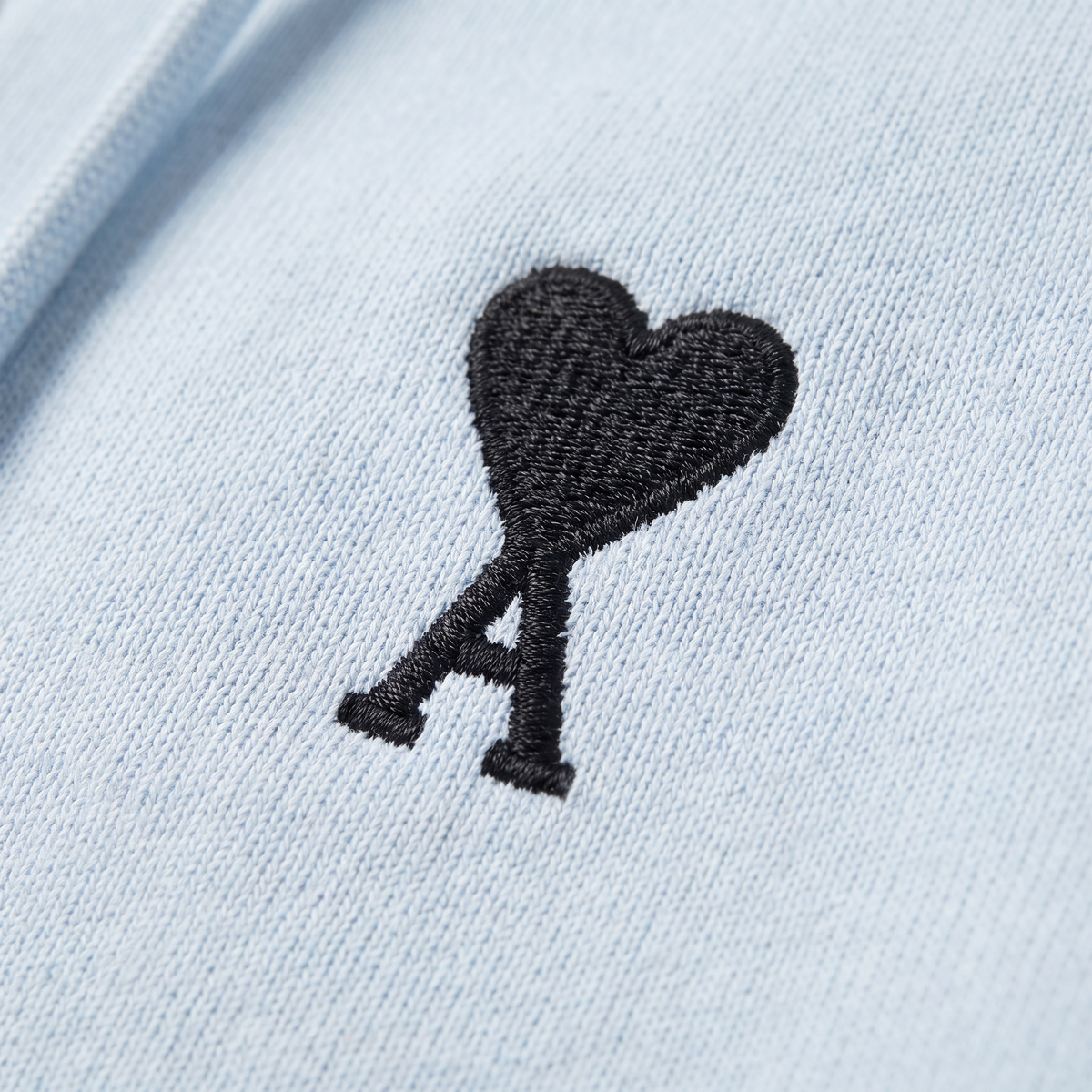 Hoodie Zippe Ami De Coeur Noir Bleu Ciel en Coton – détail du logo