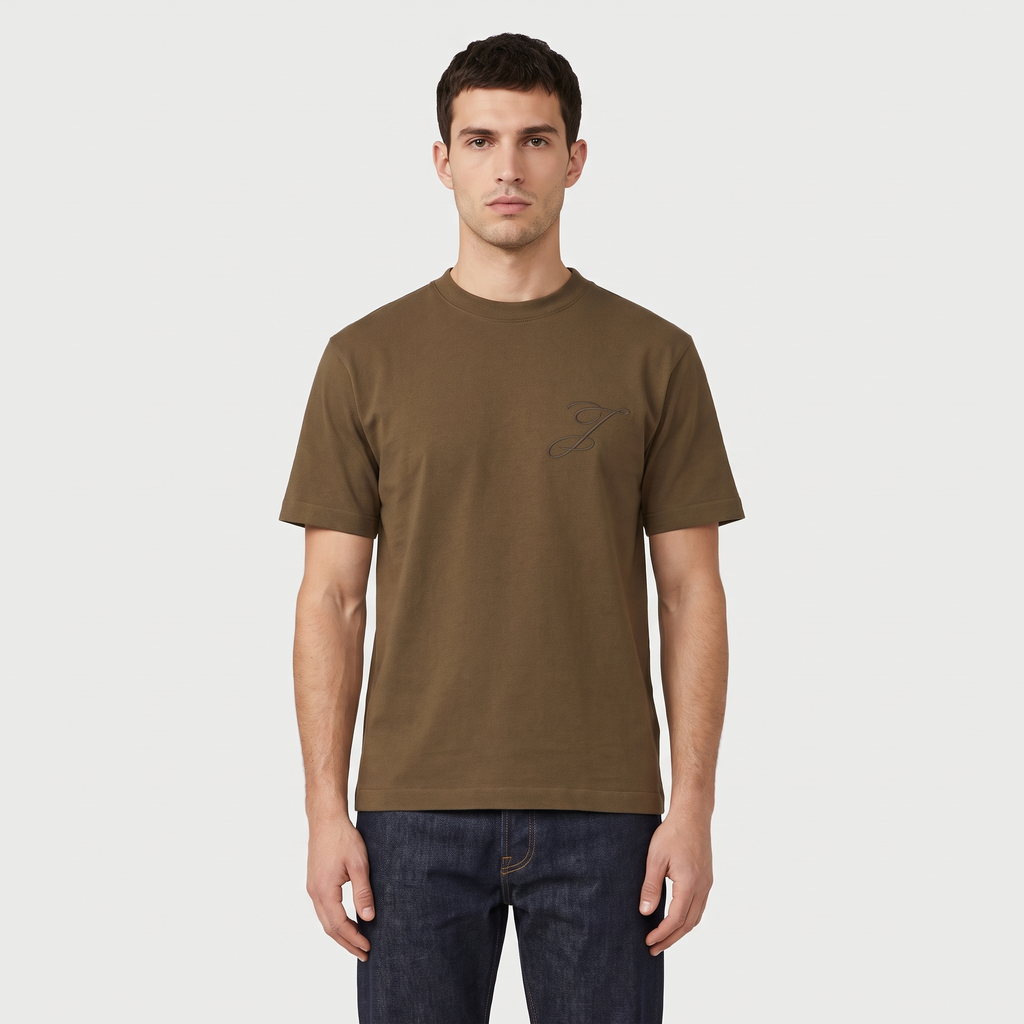 Le t-shirt Logo Jacquemus Khaki – porté – face