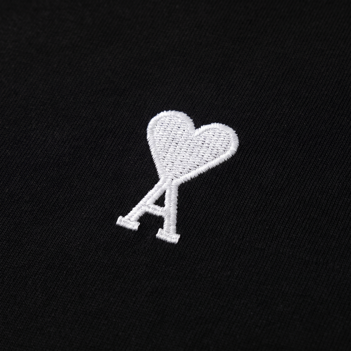 T-shirt Noir Ami de Coeur Blanc en Coton – détail du logo
