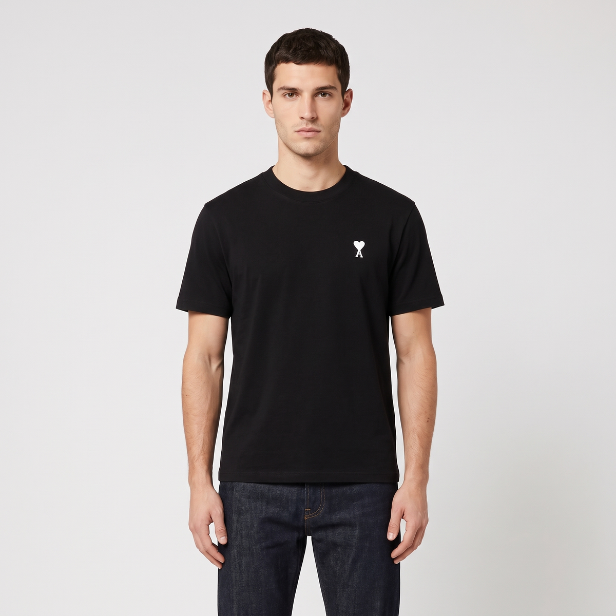 T-shirt Noir Ami de Coeur Blanc en Coton – porté – face