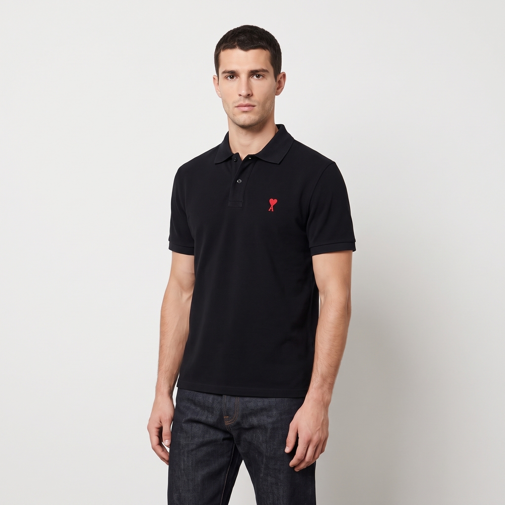 Polo Noir Ami de Coeur Rouge en Coton – porté – trois-quarts