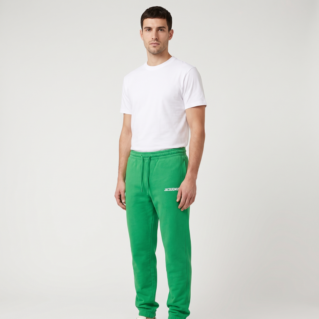 Le Jogging Classique Jacquemus Vert – porté – trois-quarts