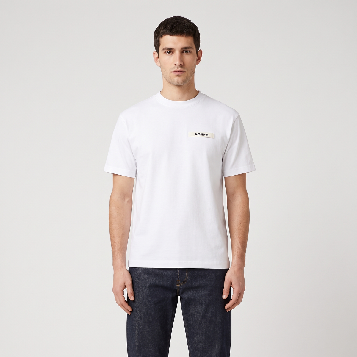 Le t-shirt Gros Grain Jacquemus Blanc – porté – face
