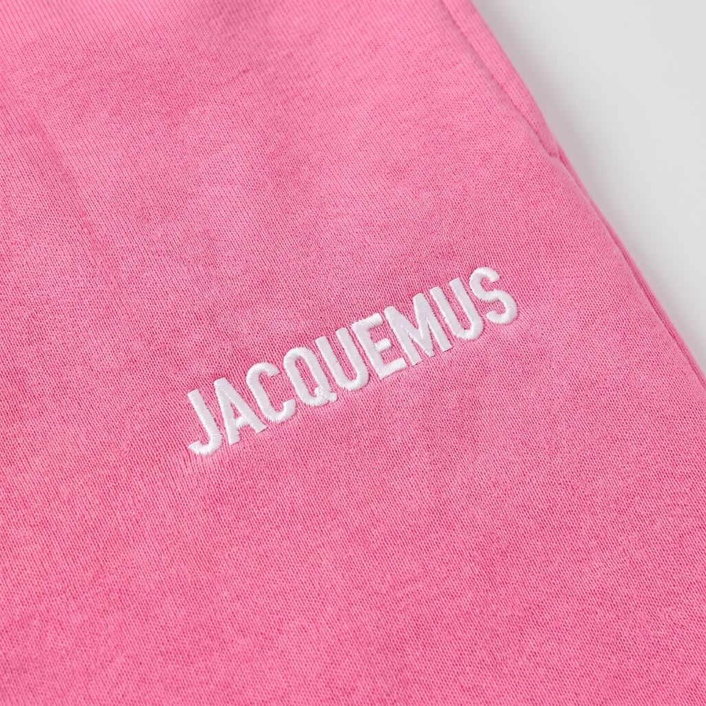 Le Jogging Classique Jacquemus Rose – détail du logo