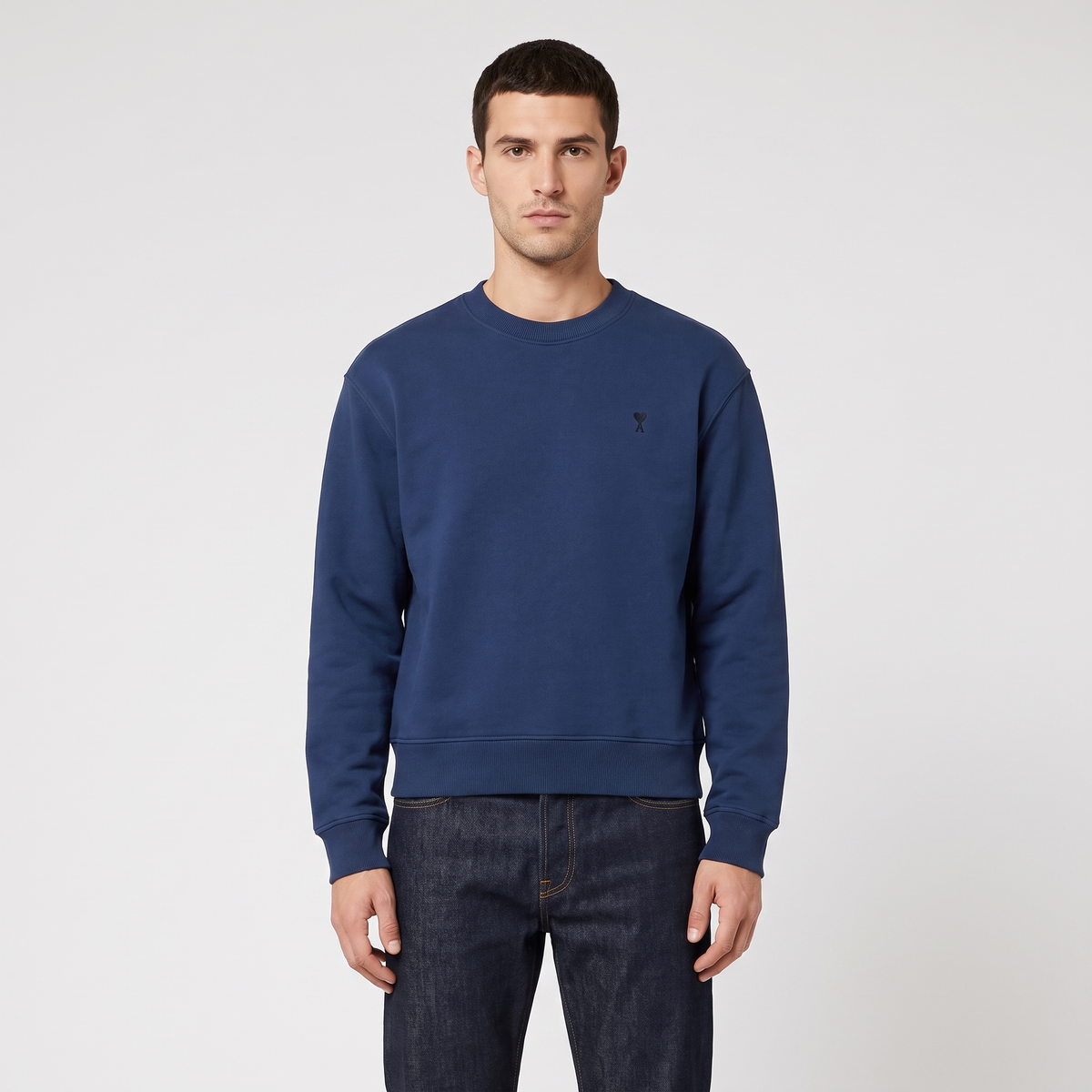 Sweatshirt Bleu Marine Ami de Coeur Noir en Coton – porté – face