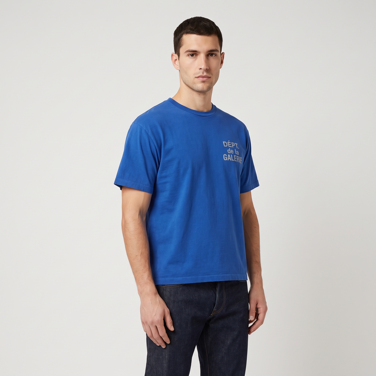T-shirt Gallery Dept. French Royal – porté – trois-quarts