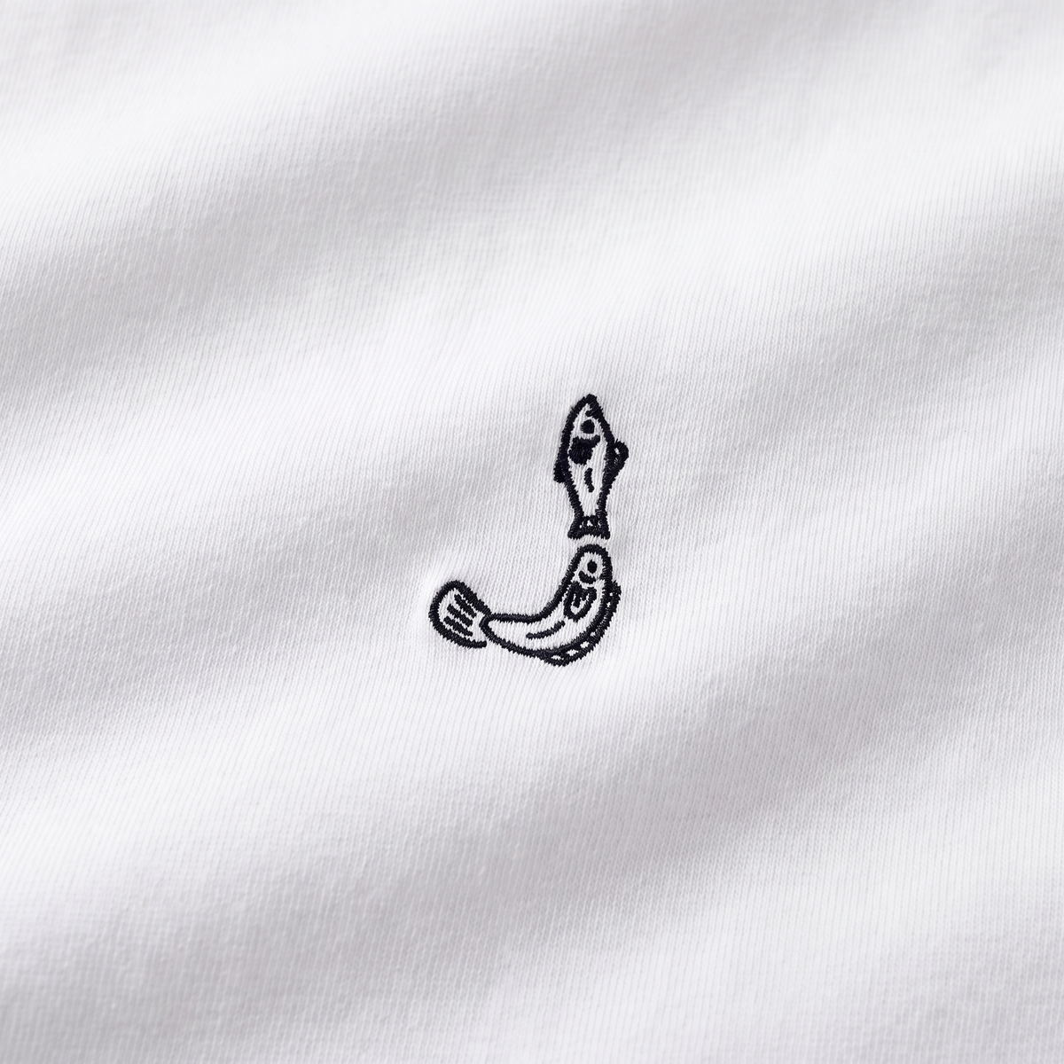Le t-shirt Merù Jacquemus – détail du logo