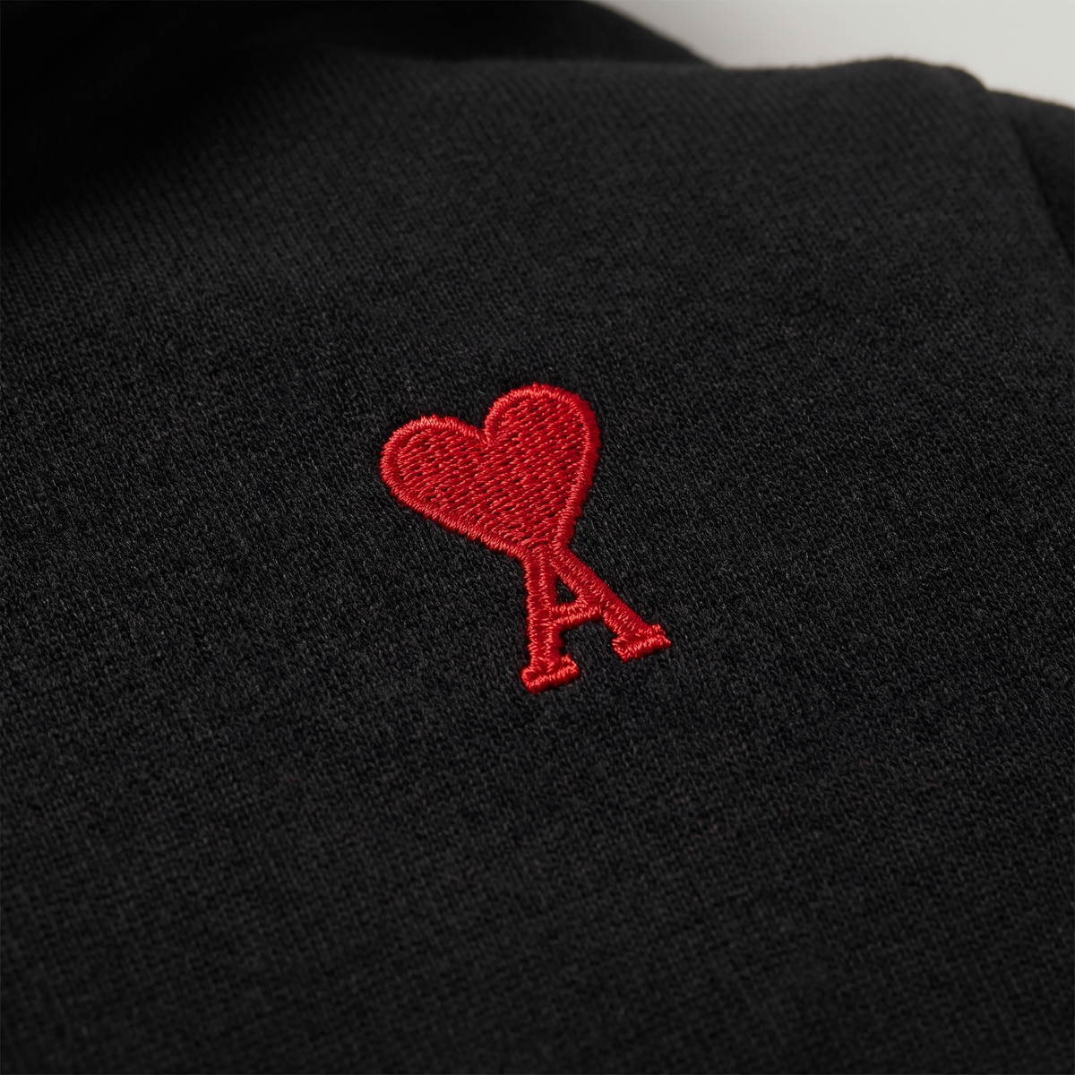 Hoodie Ami de Coeur en Coton – détail du logo