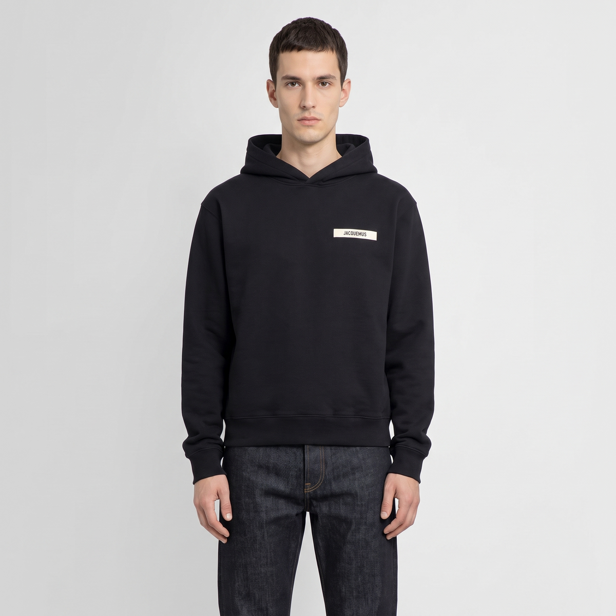 Le Hoodie Gros Grain Jacquemus Noir – porté – face